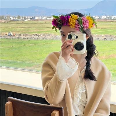 蓝天花朵